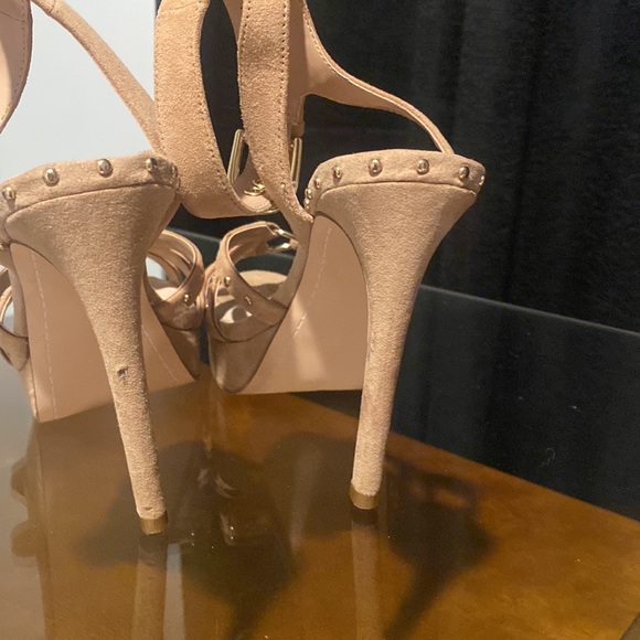 Fergie Cream Platform Heels - Picture 5 of 10